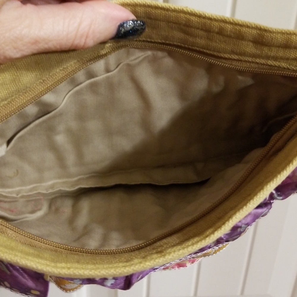 Adorable ruffled bag - Picture 4 of 5